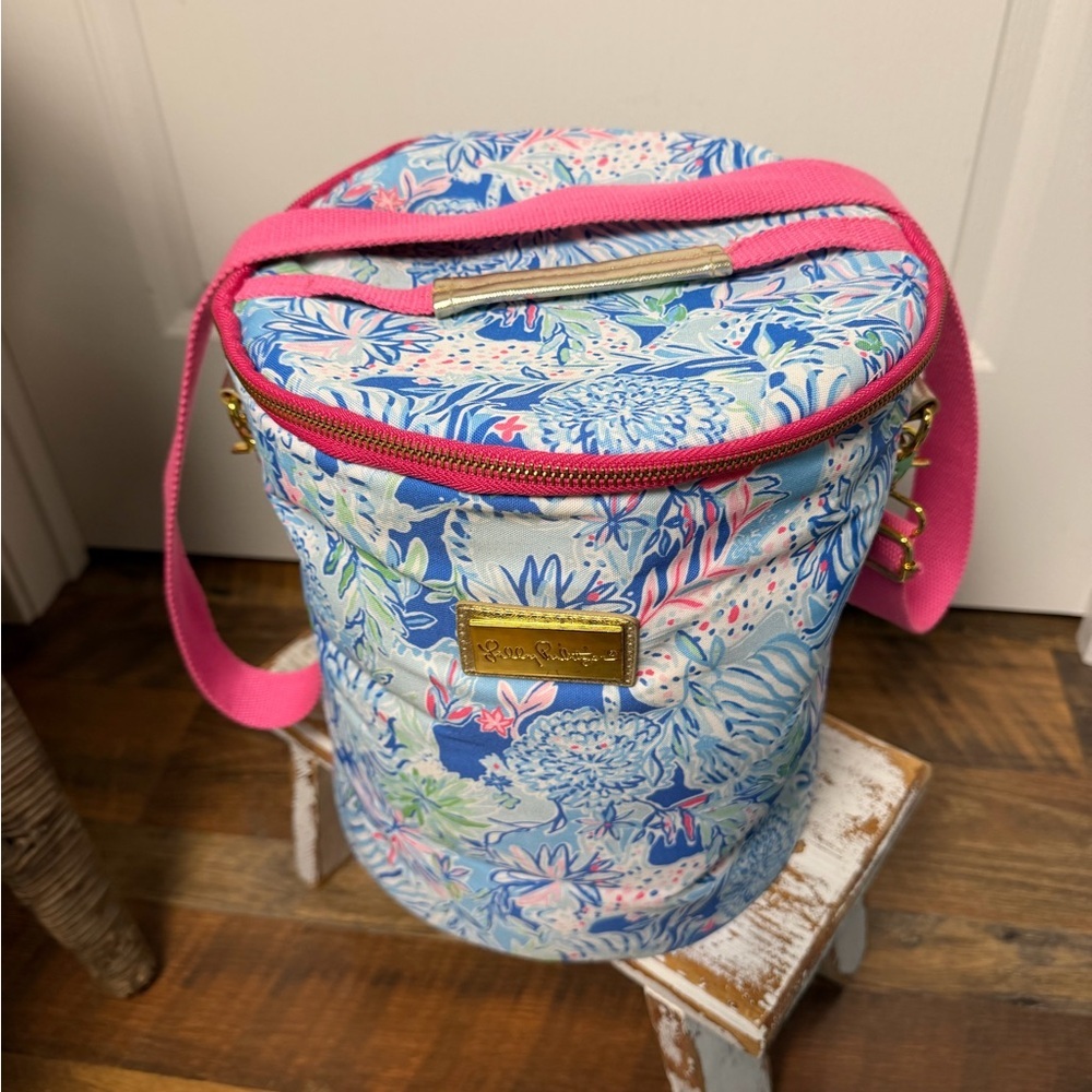 Lilly Pulitzer blues, pinks and greens beach, picnic or pool cooler bag - Picture 2 of 6